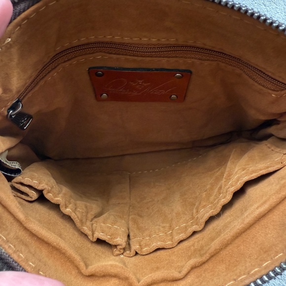 ✨ Patricia Nash Red Croc Embossed Leather Wristlet ✨ - Picture 7 of 11